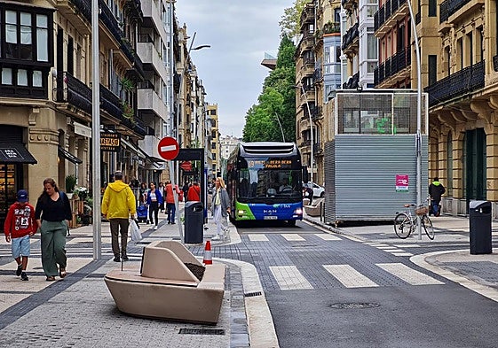 Los autobuses de las líneas 21 y 28 pararán en la plaza Easo y en Easo 19.