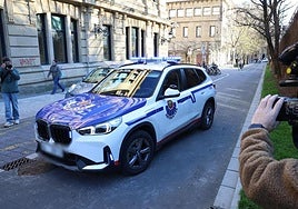 La Ertzaintza detuvo a dos jóvenes por robo con violencia a un varón de avanzada edad en Donostia