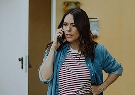 La actriz Itziar Ituño en una de las secuencias de 'Argi gorriak' de Alberto Gastesi.