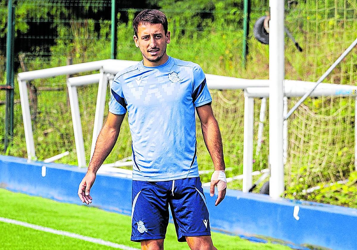Mikel Oyarzabal, durante el entrenamiento de ayer en Zubieta.
