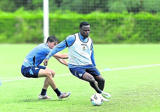 Ochieng, autor del gol ante el Zaragoza, en una sesión esta semana.