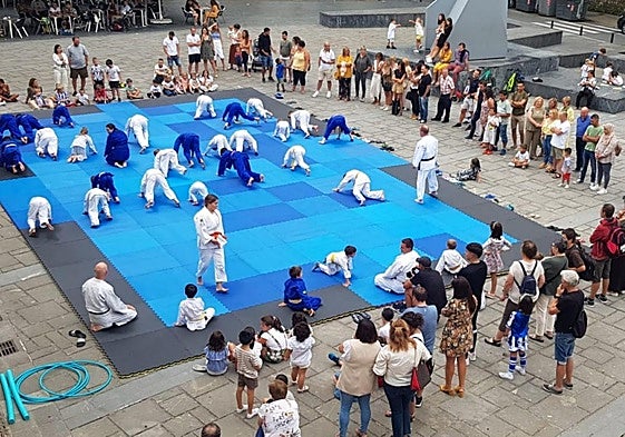 Exhibición del alumnado de judo de Azkoitia.