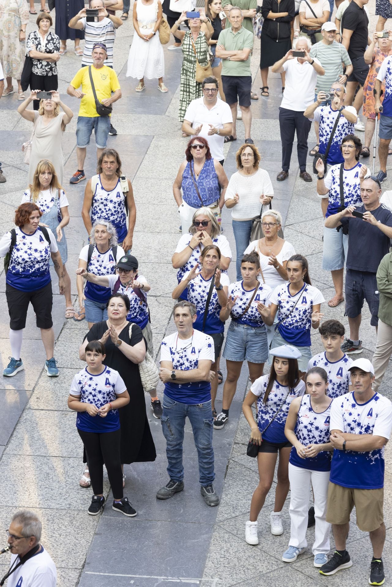 Arraun Lagunak celebra la liga a lo grande