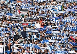La afición txuri-urdin durante el partido contra el Espanyol