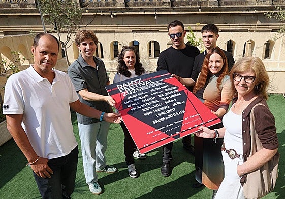 Toña, Insausti, Medín, Telleria, Alejandro, Garay y Martínez Tobalina, este lunes en la presentación de Dantz Festival.