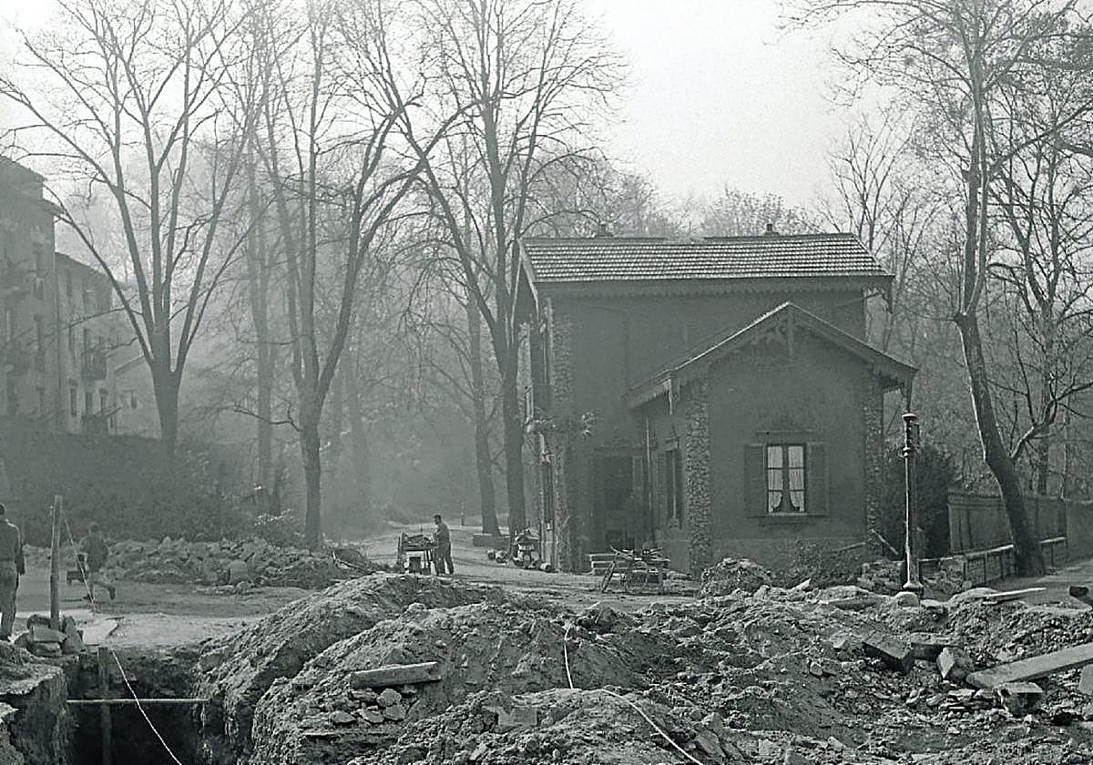 La entrada al parque, en obras en los años 50.