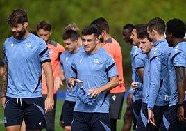 Los jugadores de la Real, entrenándose en Zubieta