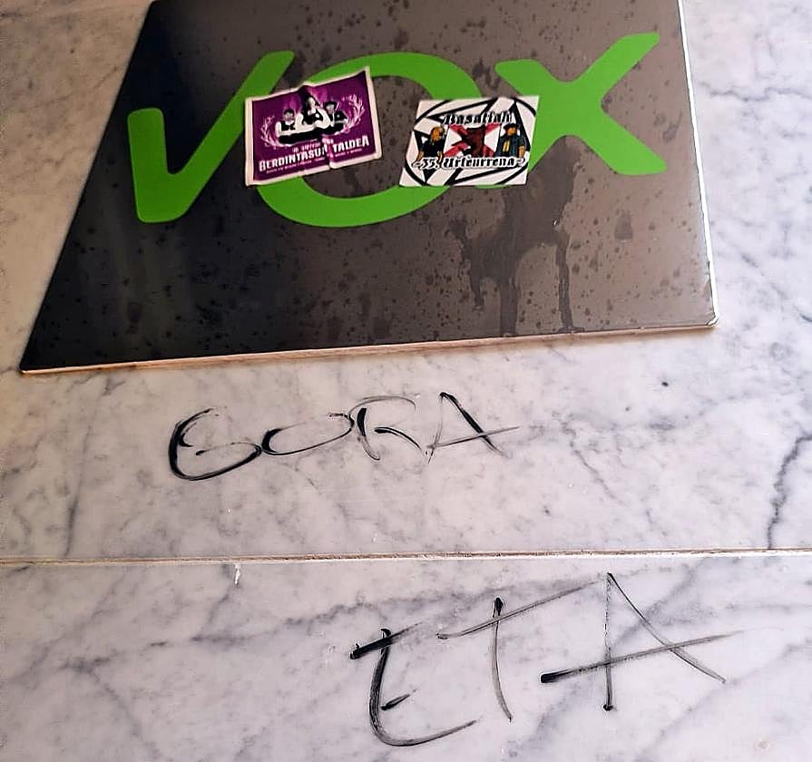Vox denuncia ante la Ertzaintza una pintada de 'Gora ETA' en su sede de Vitoria