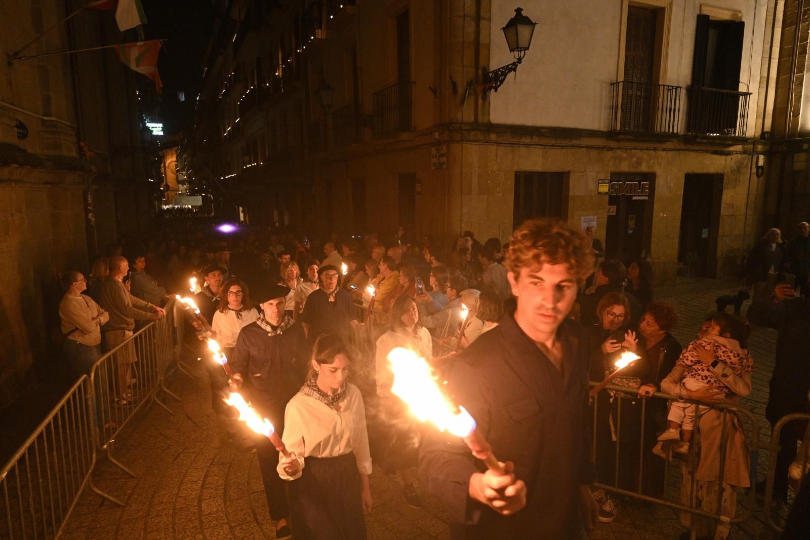 Batalla y apagón en Donostia