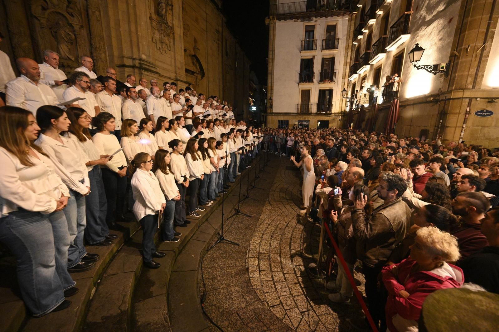 Batalla y apagón en Donostia