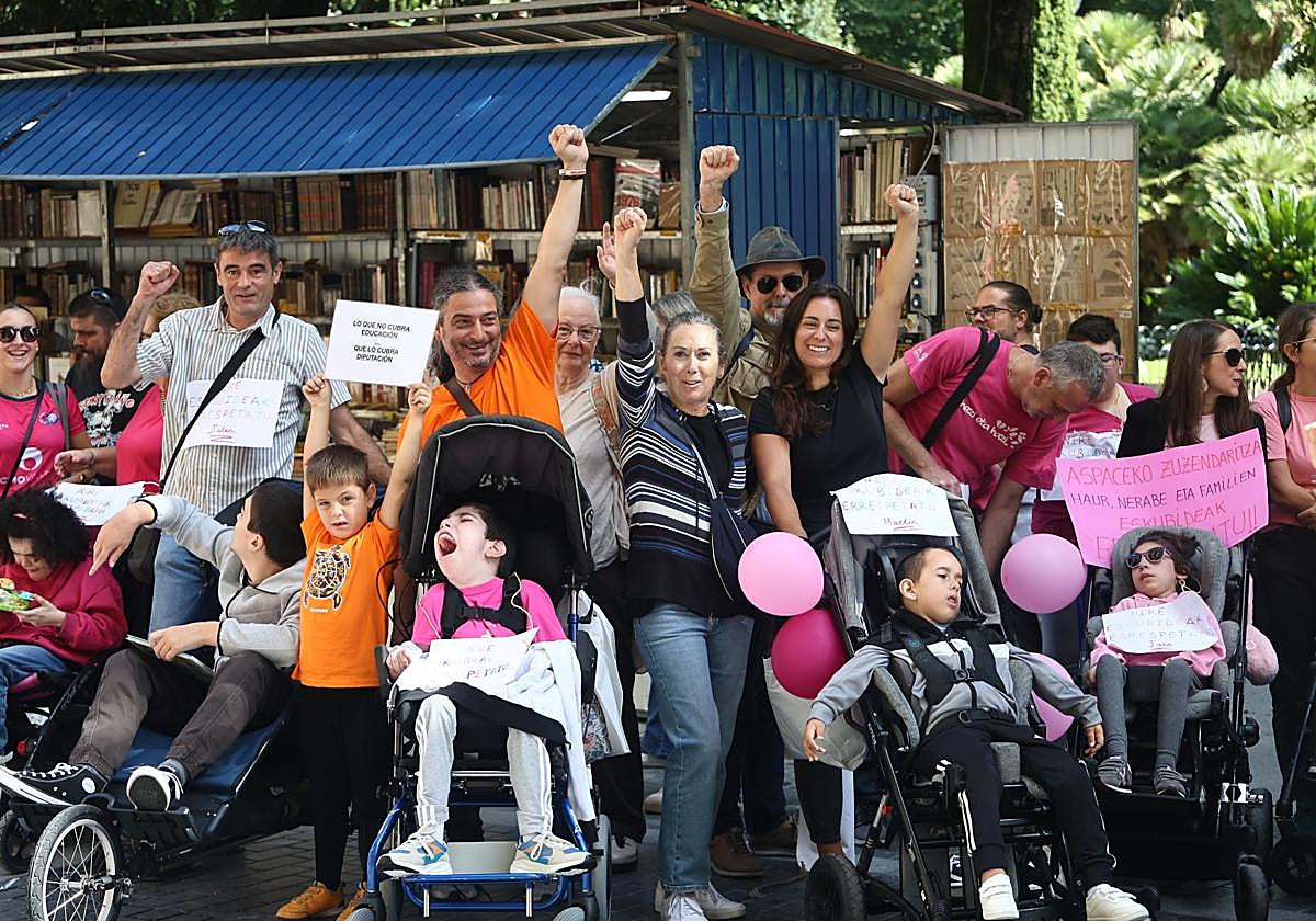 Las familias de Aspace se han concentrado en Donostia