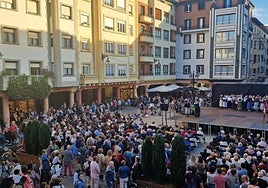 Herriko taldeen emanaldia gaur arratsaldean udaletxeko plazan, Euskal Asteko egitaruaren barne.