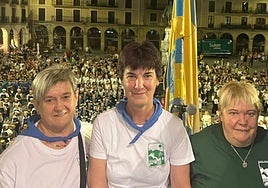 La estirpe de Donardegi, flamante vencedora del concurso guipuzcoano. Integrantes de Oleta en las fiestas de Zumarraga, de las que fueron pregoneras junto a la sociedad Auzokoak.