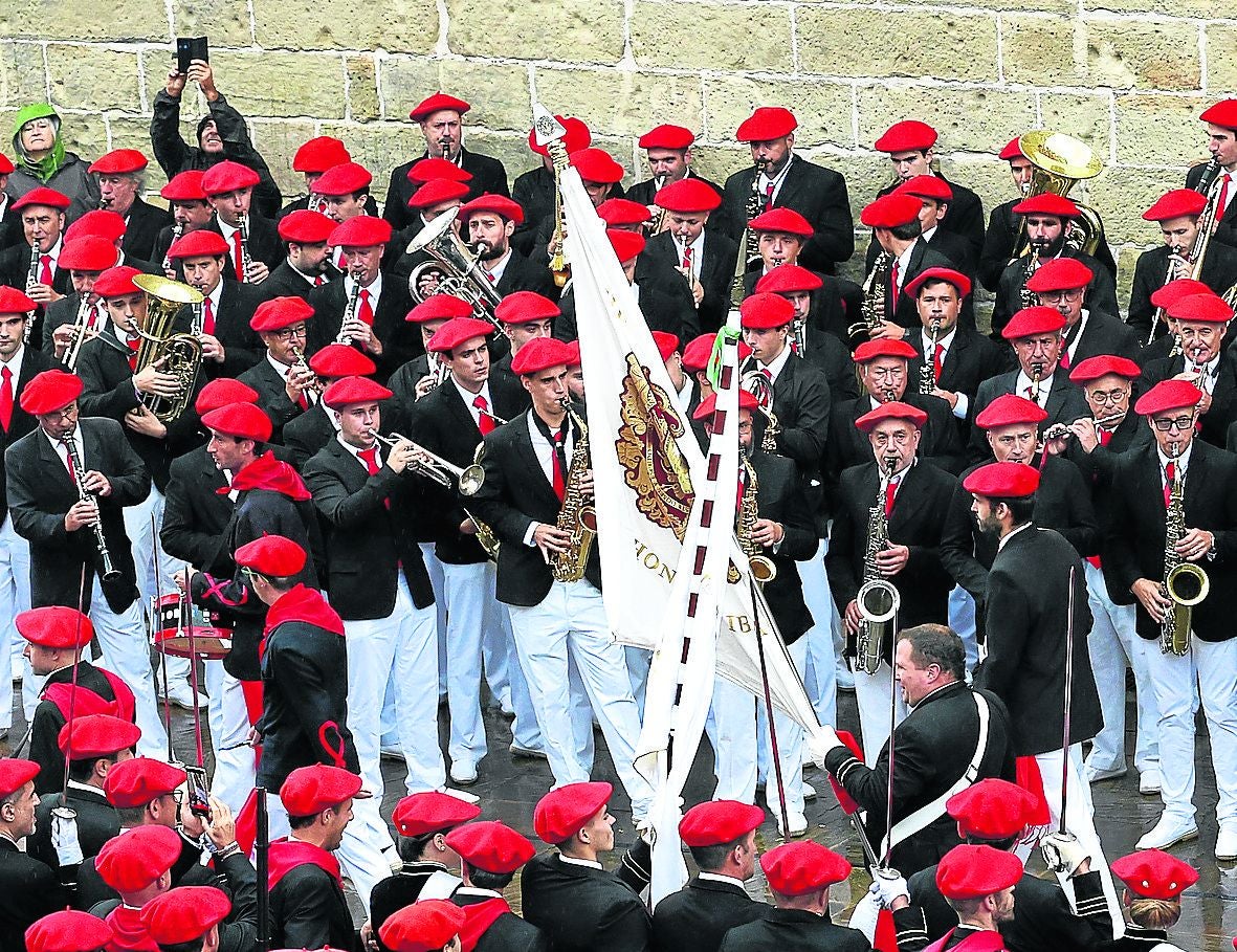 El Alarde empezará su desfile desde Gernikako Arbola a las 8.55.