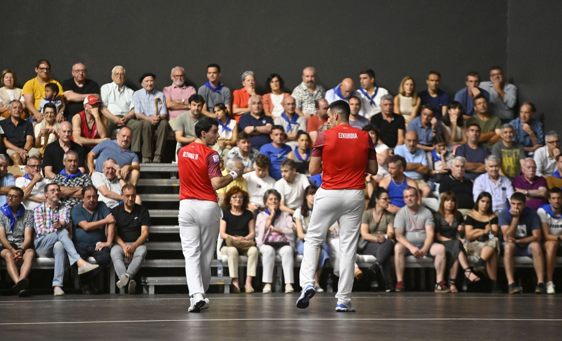 Altuna III y Ezkurdia formando pareja en el Beti Alai de Ordizia ante Peio Etxeberria y Tolosa. i