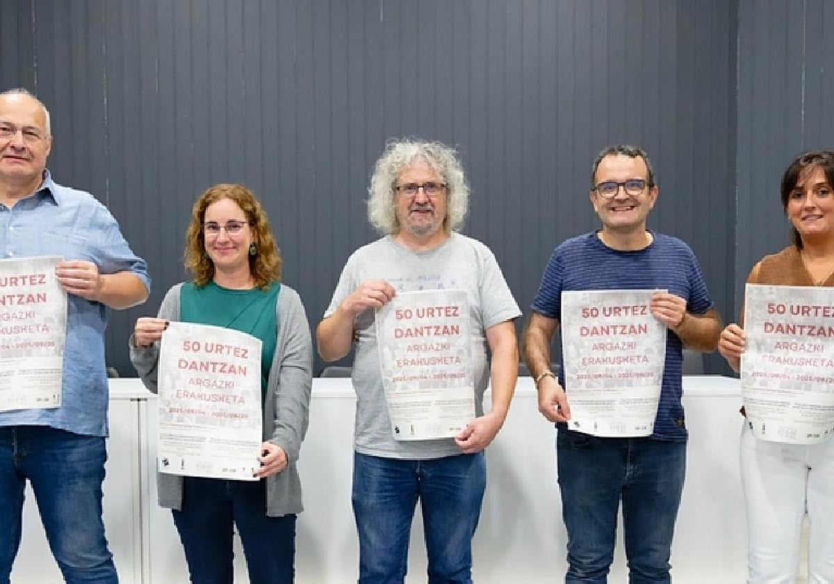 Presentación de la exposoción, en la casa de cultura.