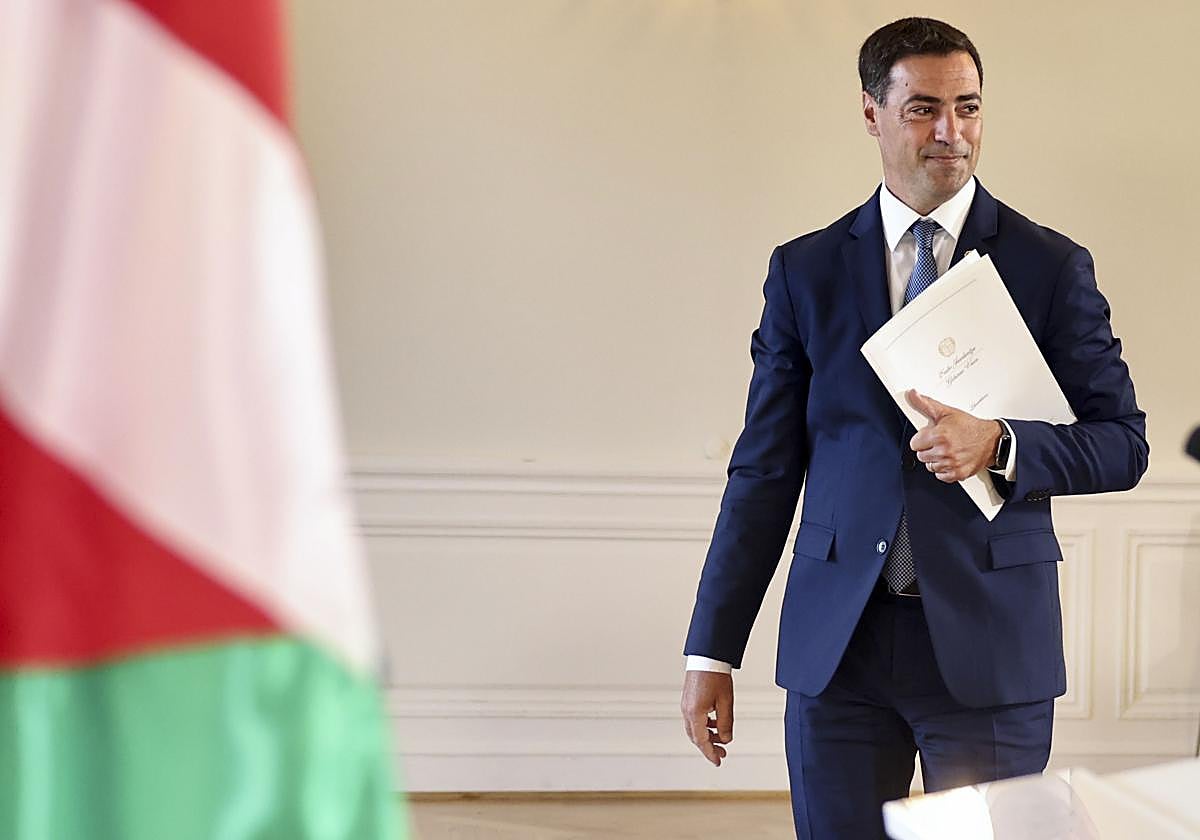 El lehendakari Imanol Pradales en el Palacio Miramar.