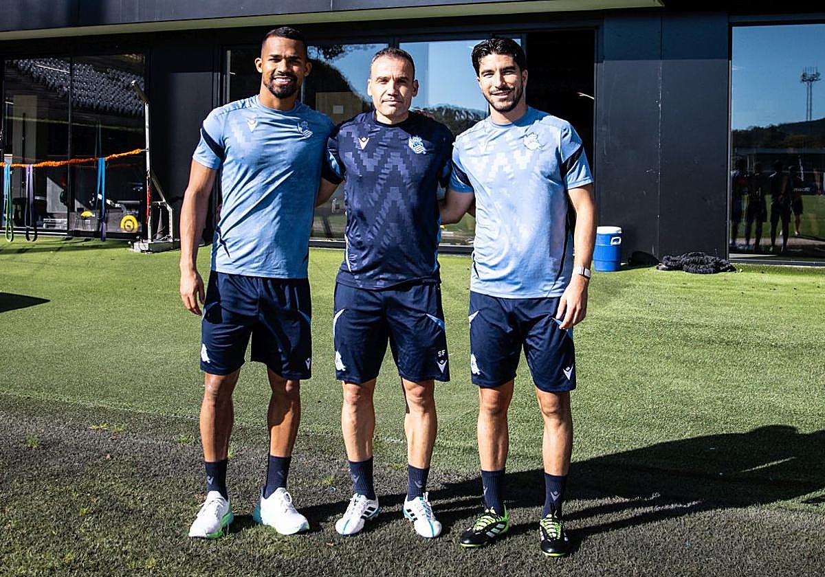 Sergio, flanqueado por Yangel Herrera y Soler