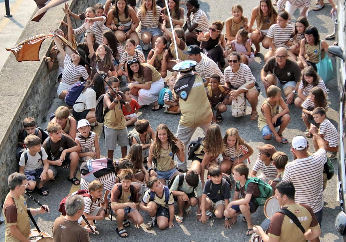 Marea marroiak zita bat du gaur Donostiako badian, Esperantzarekin gozatzeko itxaropenarekin.