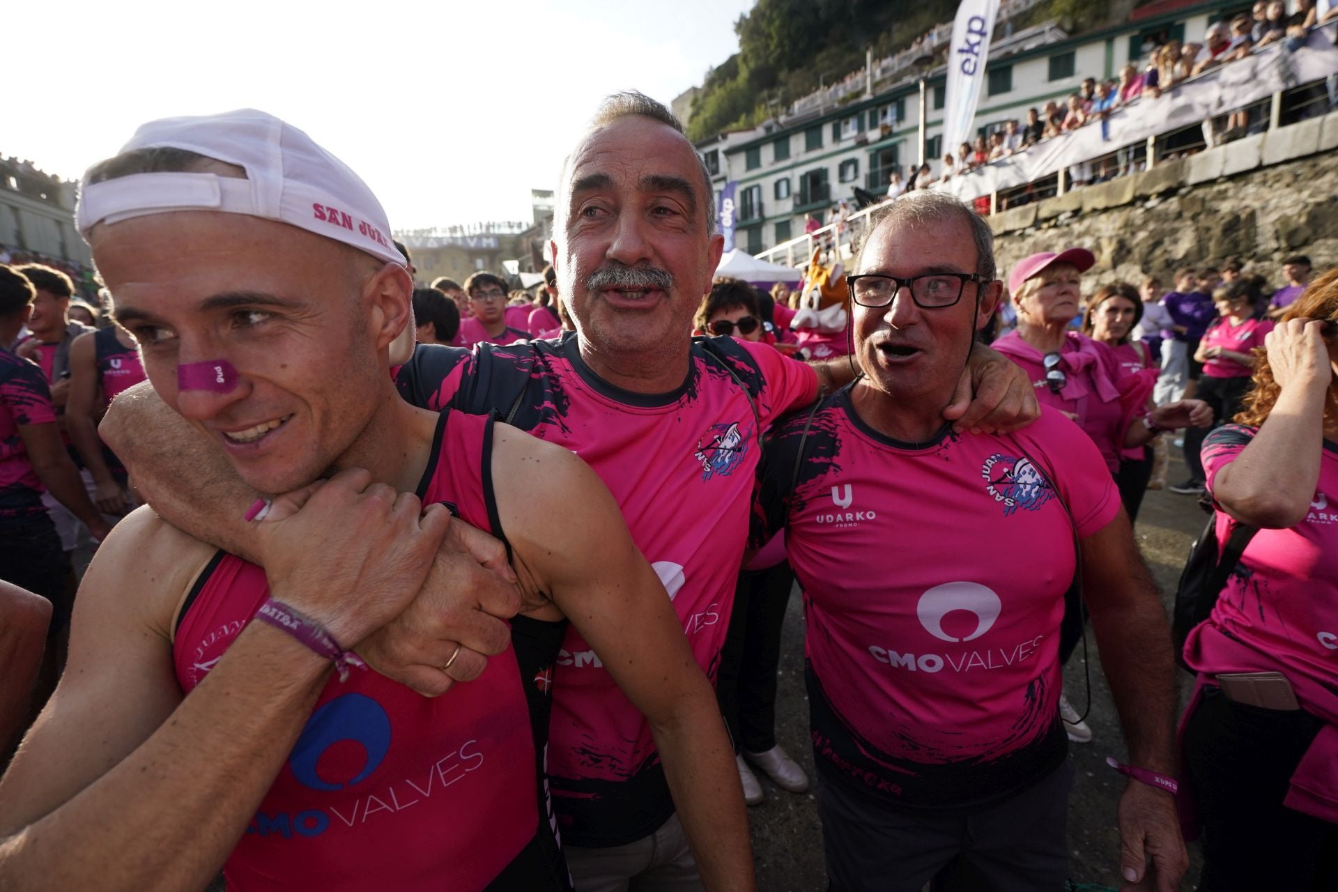 La marea rosa invade Donostia