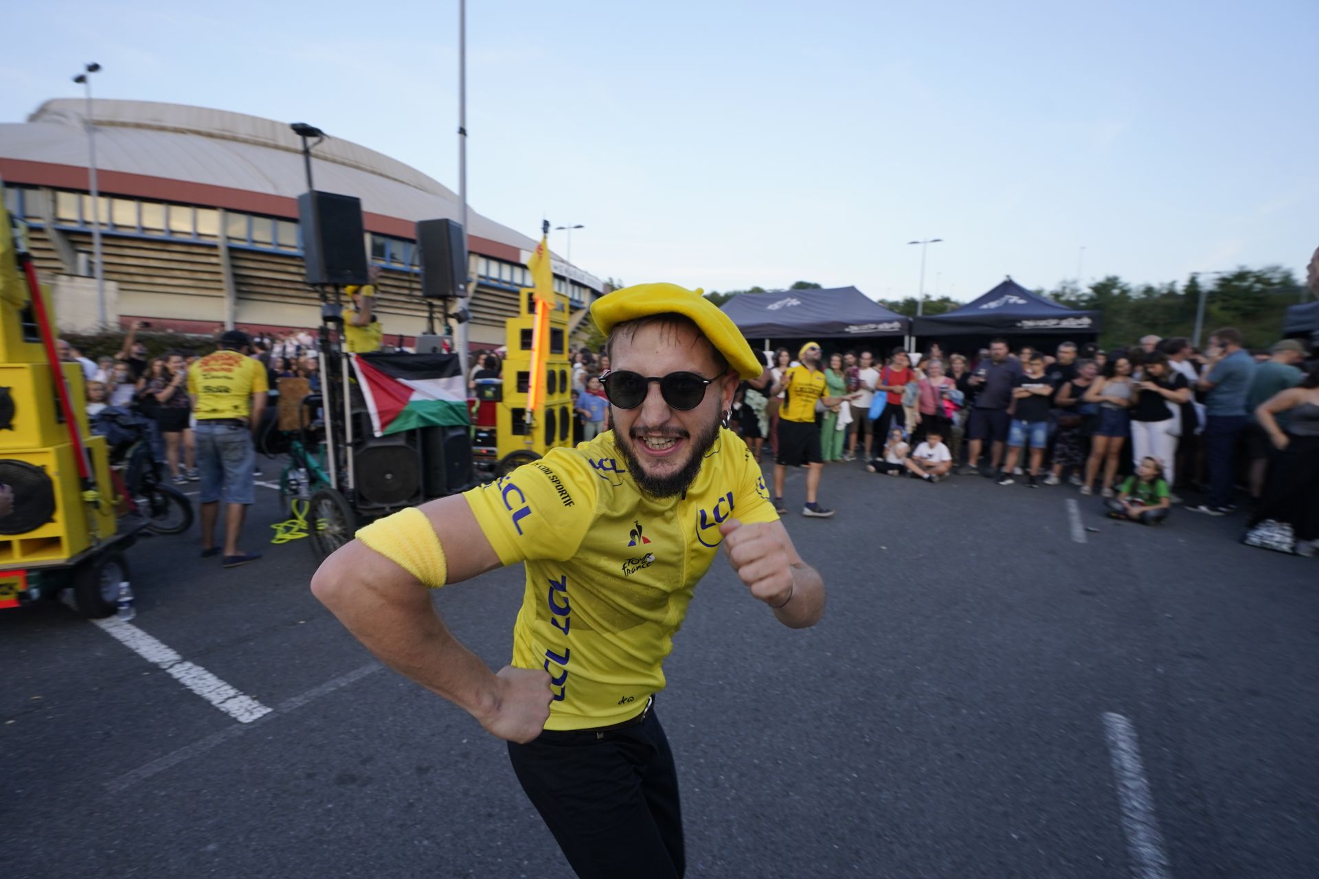 Ambiente de fiesta antes del concierto de Zetak