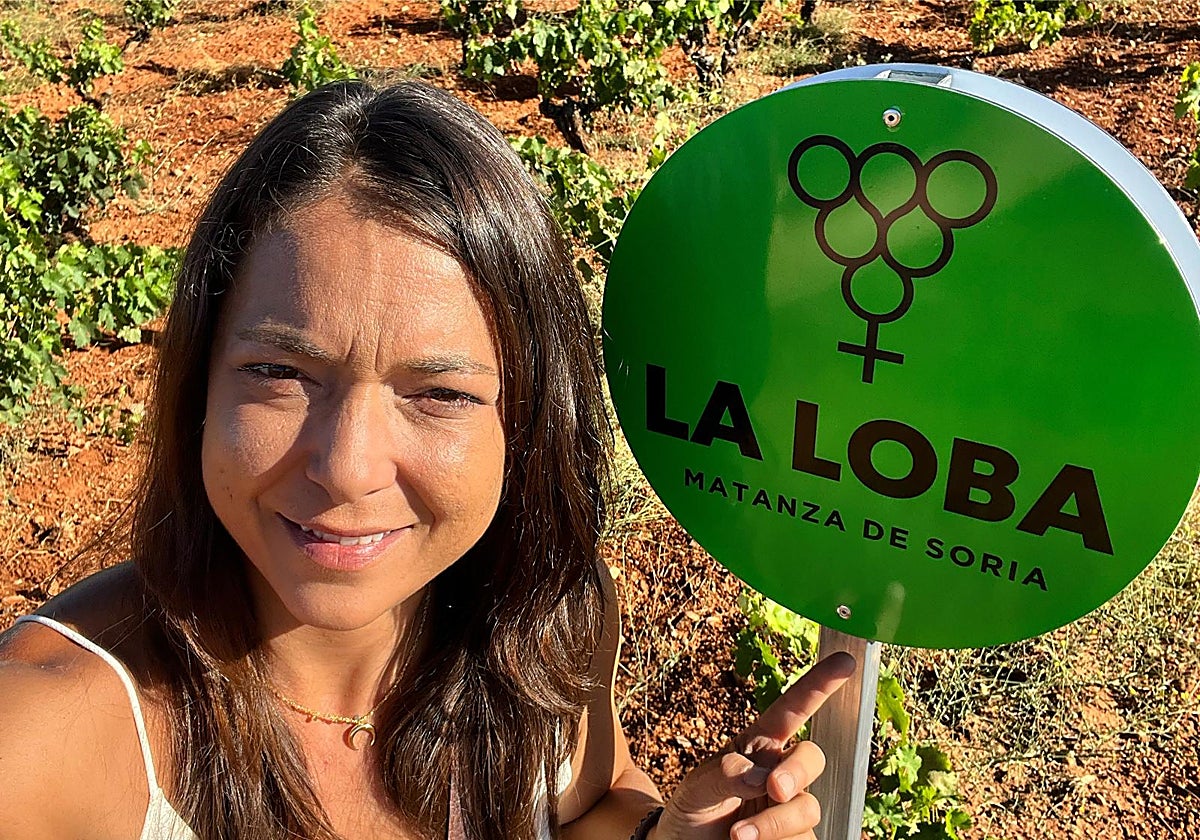 Ana Carazo es la fundadora y propietaria de La Bodega La Loba.