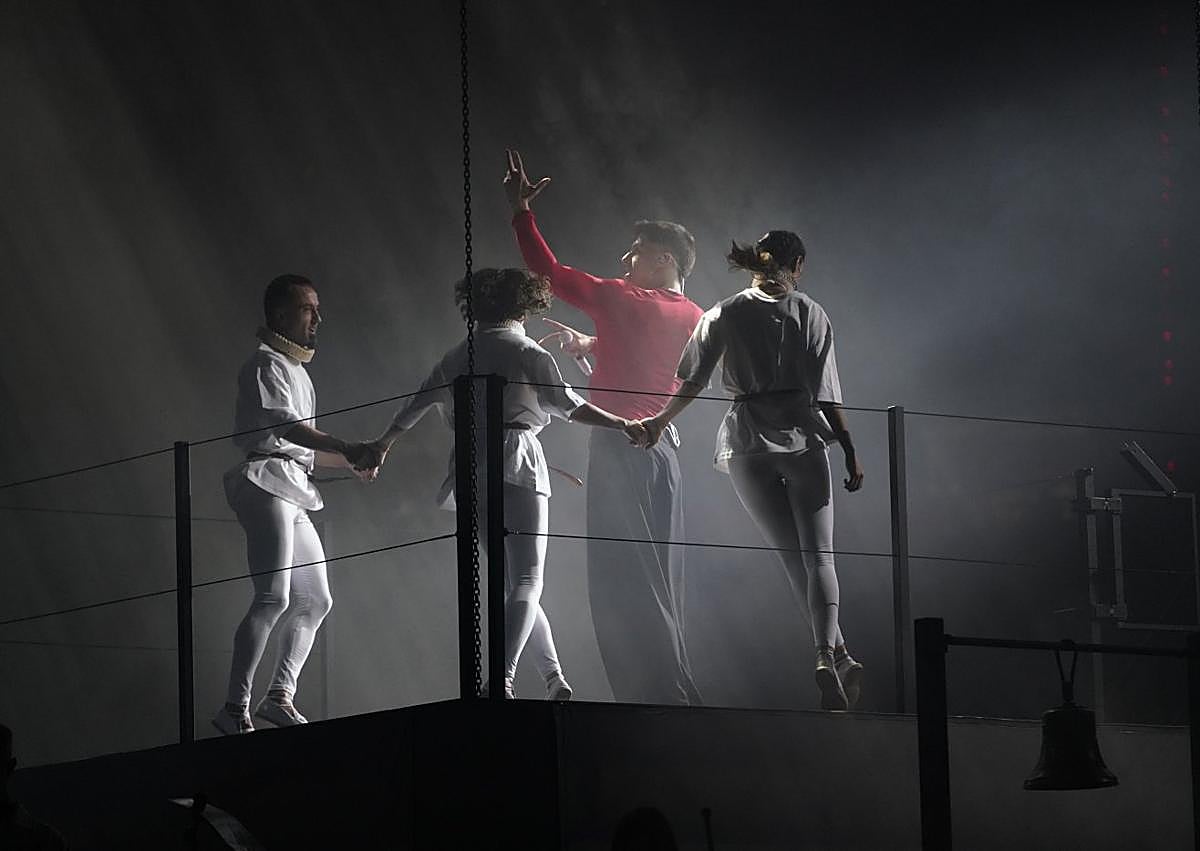 Imagen secundaria 1 - ZETAK o cuando los mitos vascos bajaron a la arena