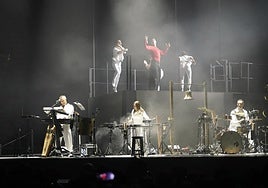 Festa kolektiboa eskaini zuen atzo Illunben ZETAK taldeak.