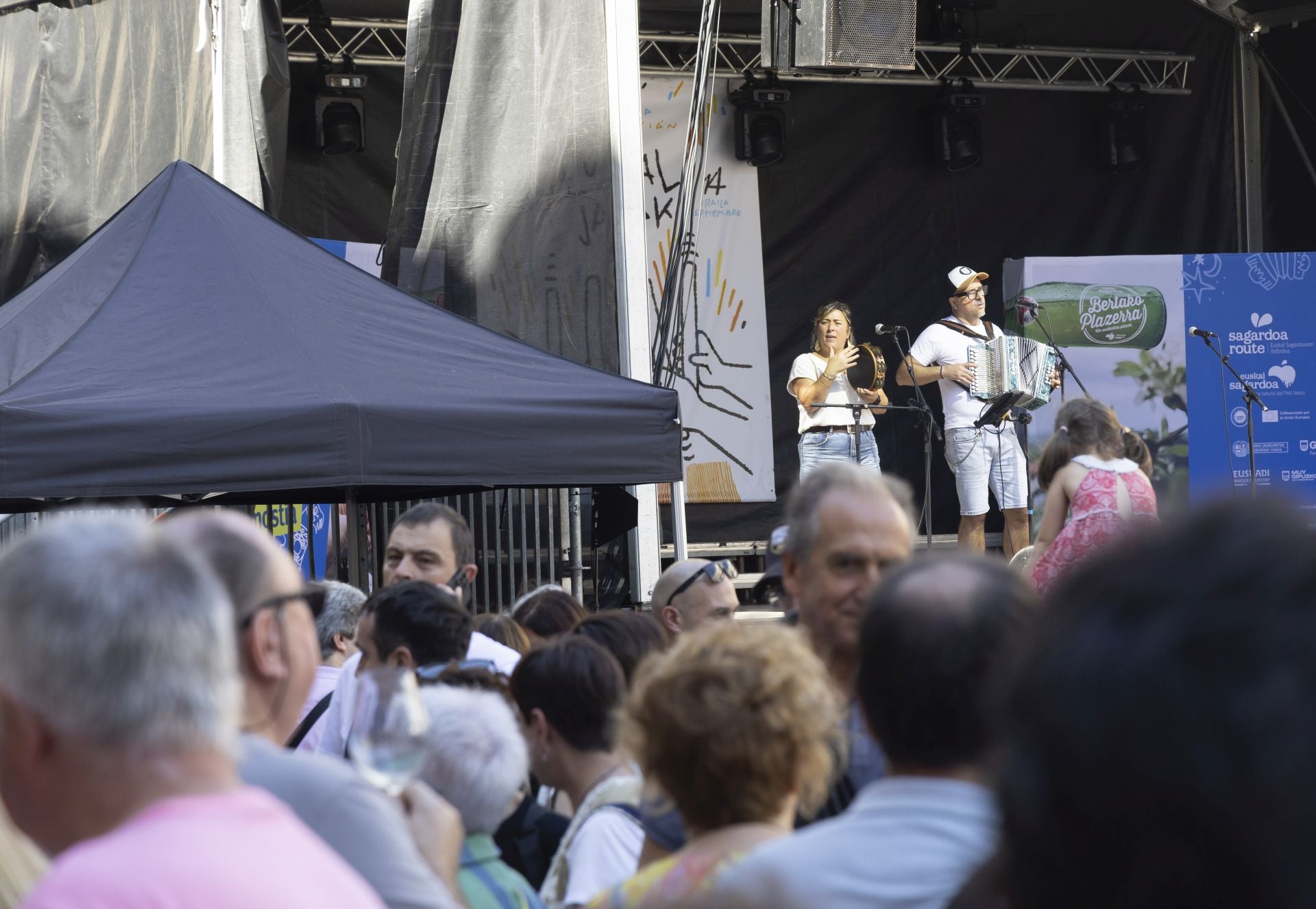 Sagardoa eta tomateak, Euskal Jaietako protagonistak