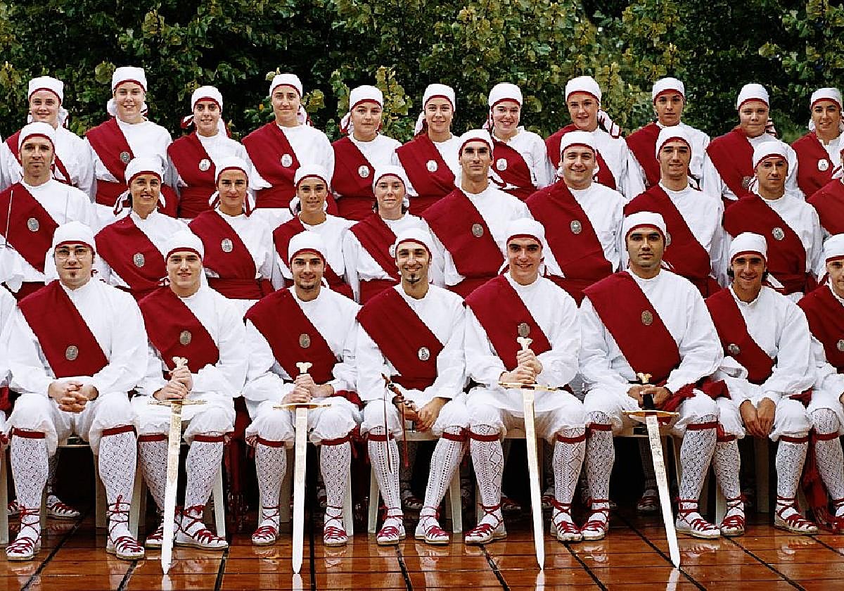 El grupo Kezka está realizando un gran trabajo de renovación y adaptación de sus danzas.