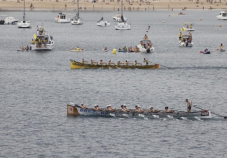 Orio y Zierbena exprimiéndose en los últimos metros.