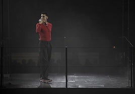 Pello Reparaz durante el espectáculo de este sábado en Illunbe.