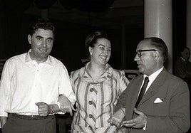 En el centro, Montserrat Caballé en su primera visita, la de 1962.