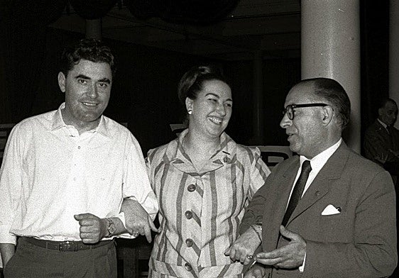 En el centro, Montserrat Caballé en su primera visita, la de 1962.