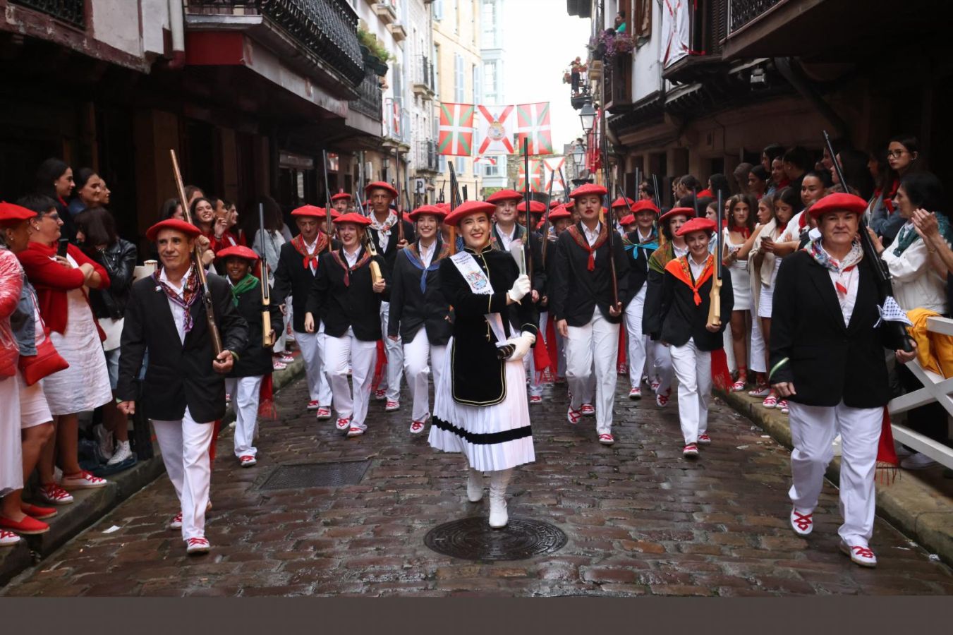 Las mejores imágenes del desfile de la compañía Jaikibel
