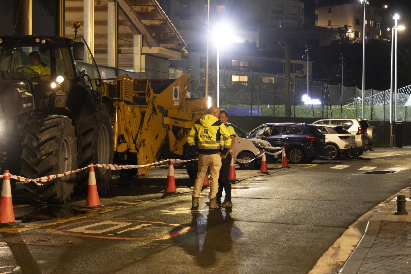 90 toneladas de arena para la playa de Ondarreta