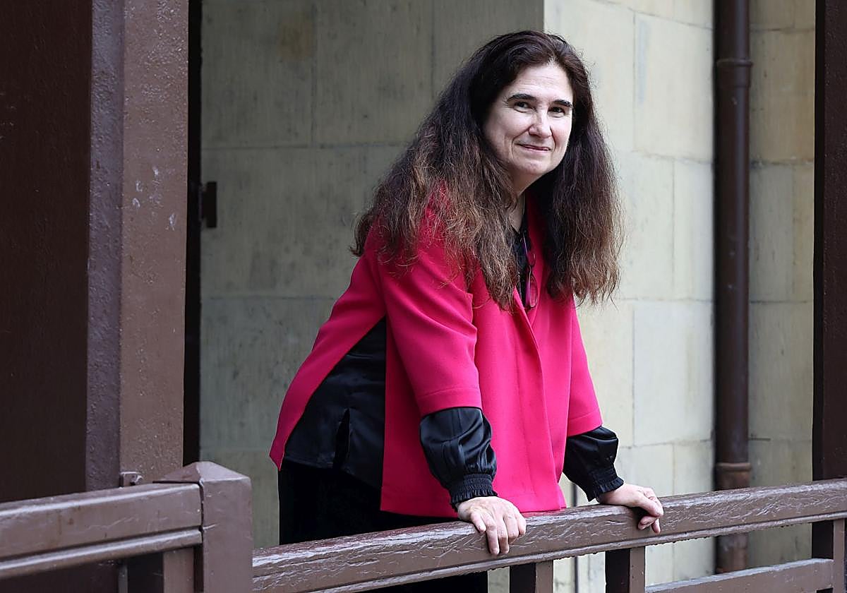 La arquitecta y urbanista Inés Sánchez de Madariaga posa en el Palacio de Miramar, en Donostia.