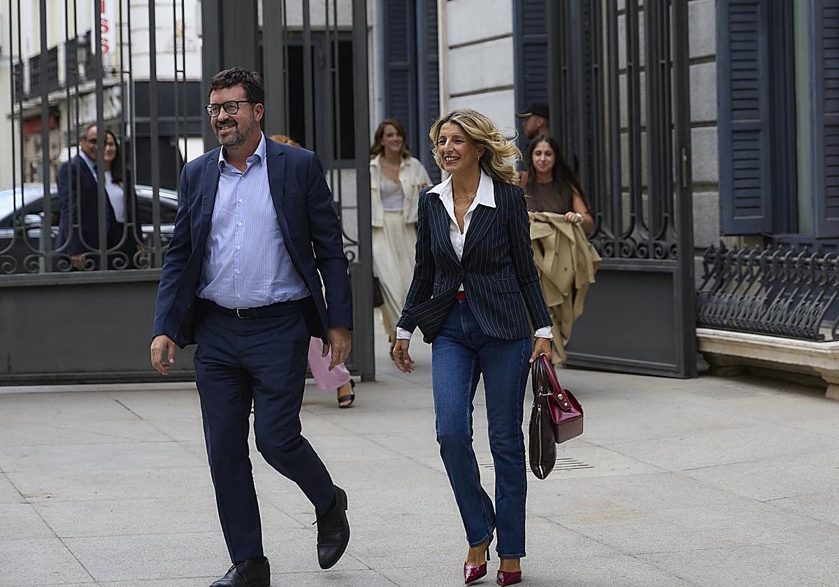 El secretario de Estado de Empleo, Joaquín Pérez Rey, que se citará con Ubarretxena, y la vicepresidenta segunda Yolanda Díaz, ayer en el Congreso.