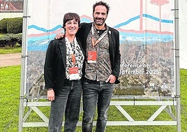 Leire Barriuso y Asier Hilario, en el Congreso de Chile.