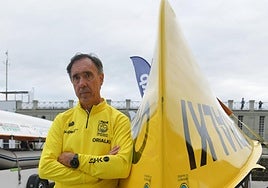 El entrenador de Orio, Patxi Francés, antes de arrancar el entrenamiento de ayer en San Sebastián.
