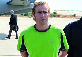 Mikel Otegi, tras ser entregado a España.