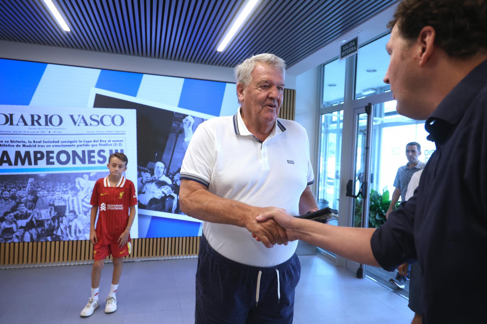 La visita de John Toshack a DV