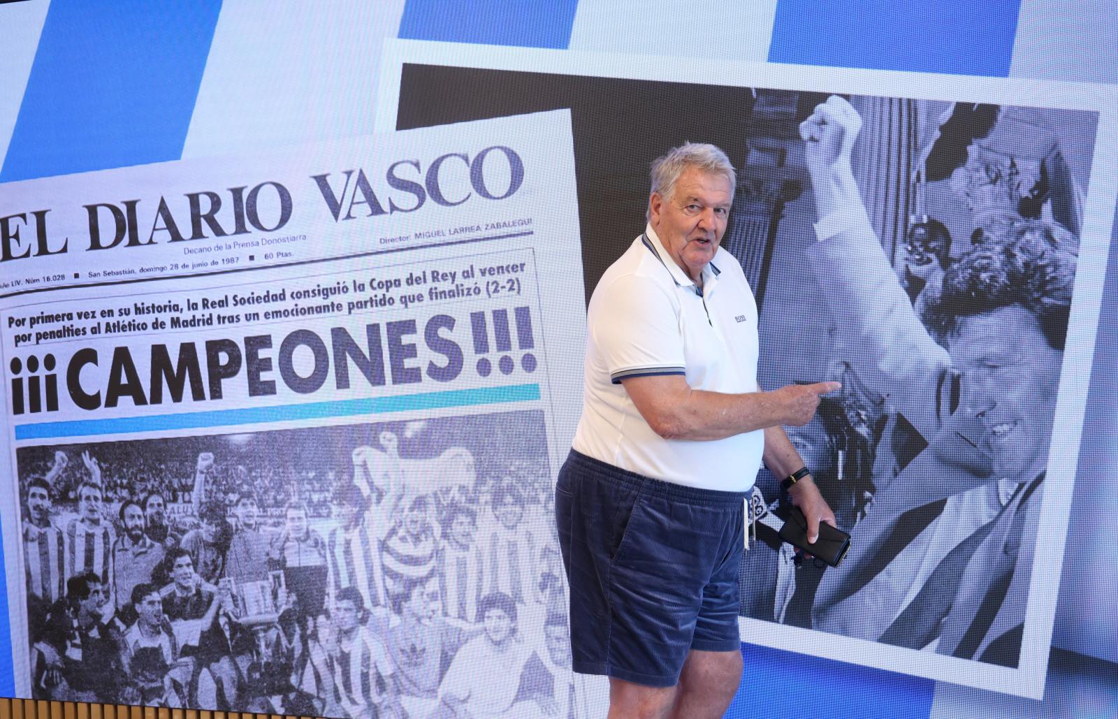 La visita de John Toshack a DV