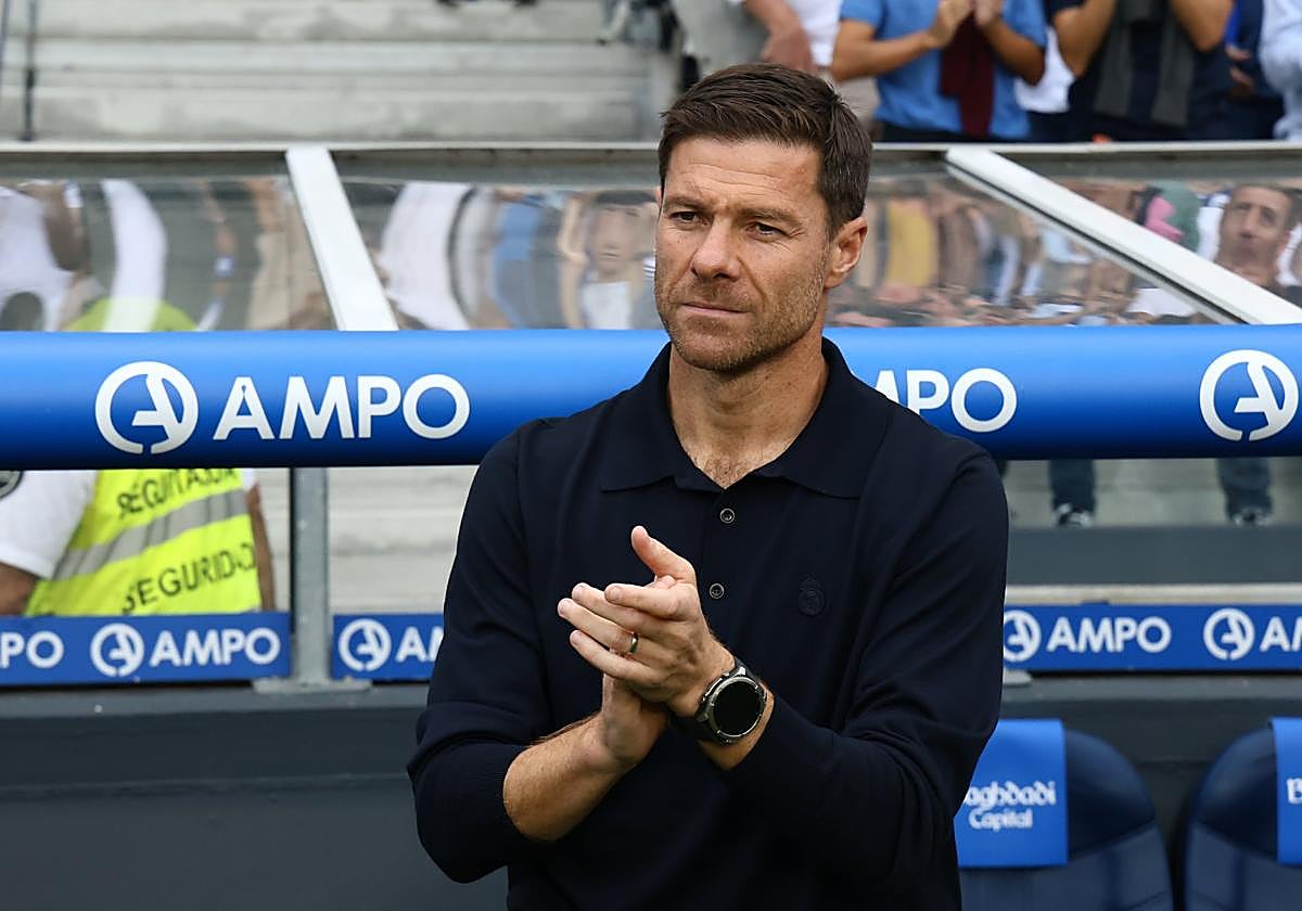 Xabi Alonso, en el transcurso del partido ante la Real Sociedad.