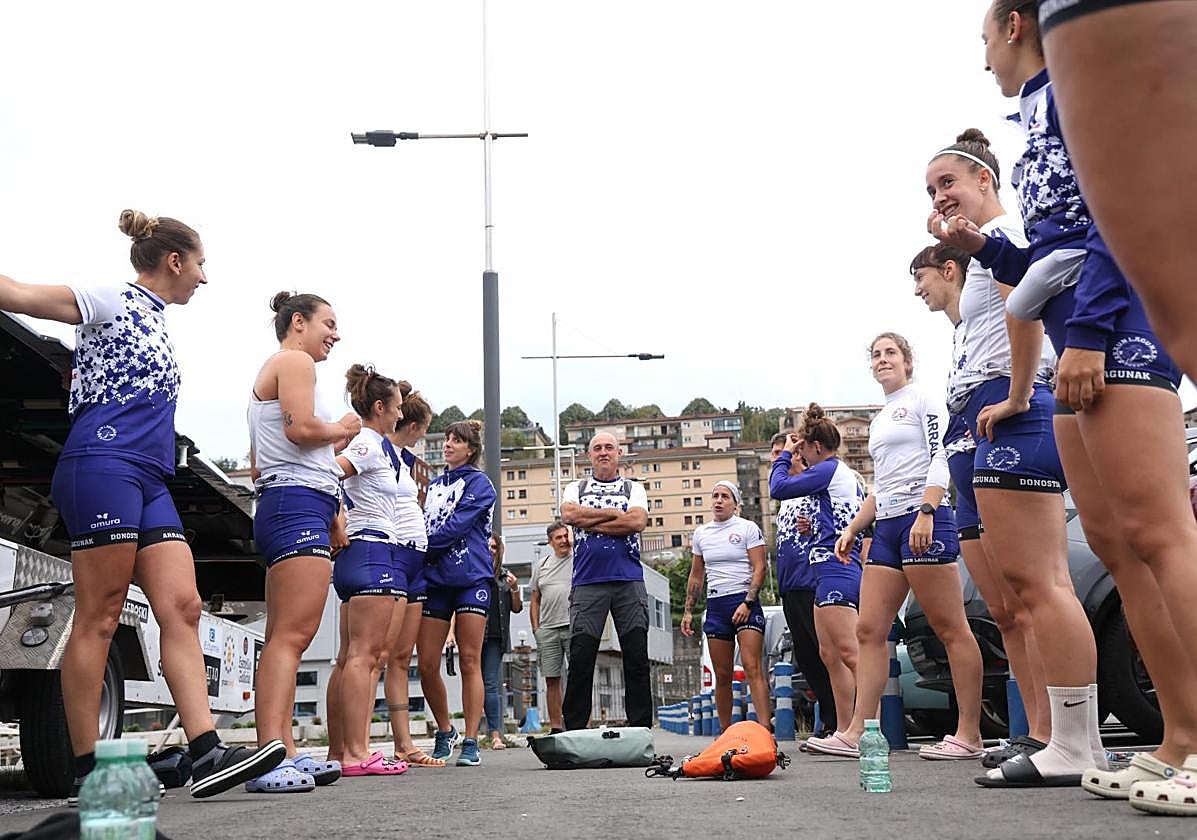 Arraun invita a DV a compartir un entrenamiento antes de la regata