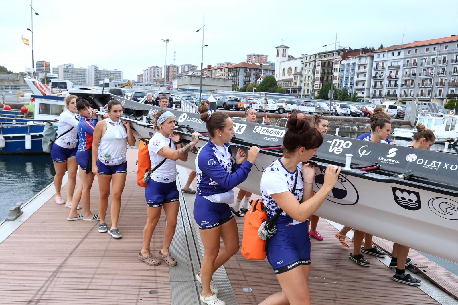 Arraun invita a DV a compartir un entrenamiento antes de la regata