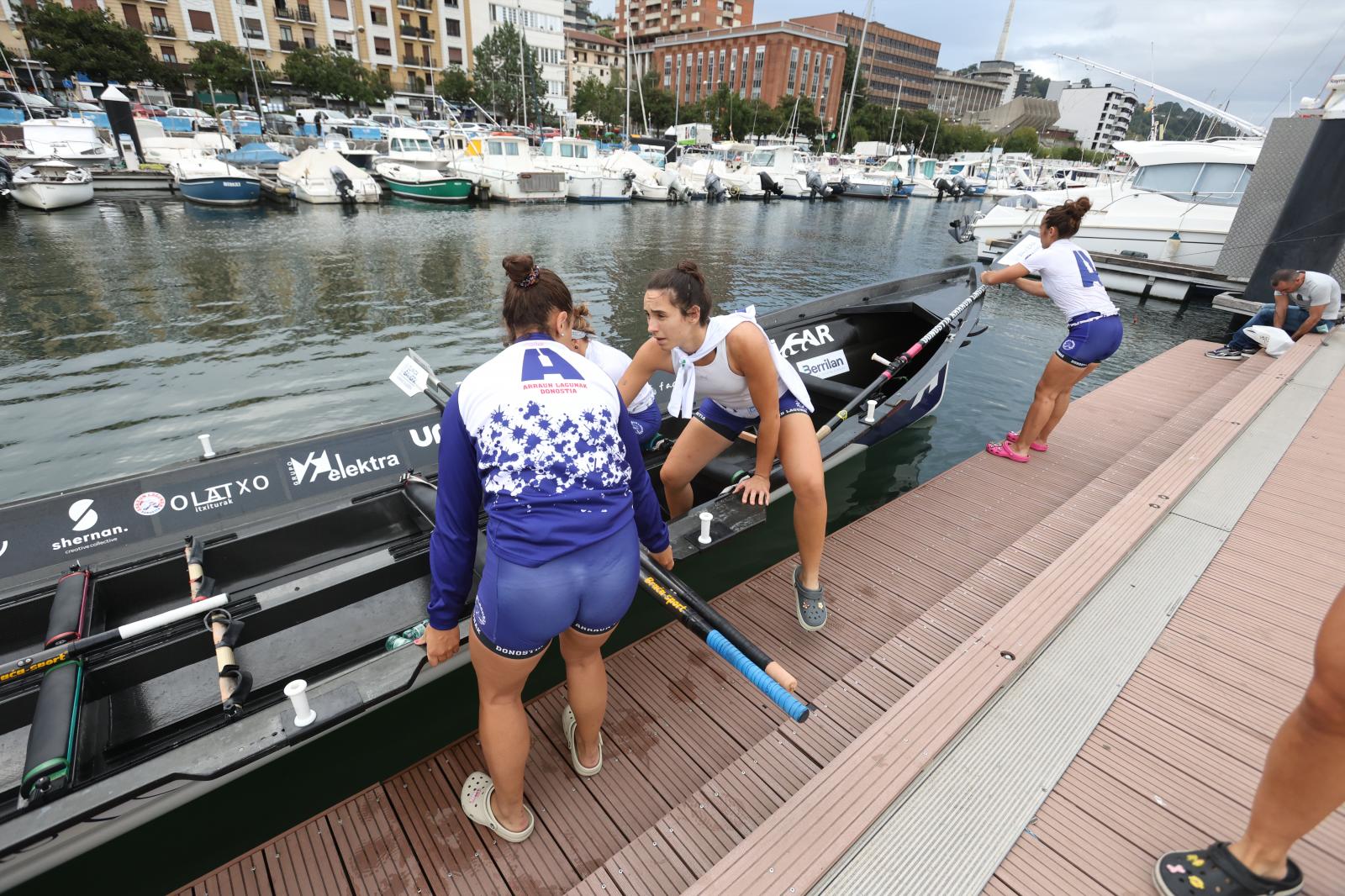 Arraun invita a DV a compartir un entrenamiento antes de la regata