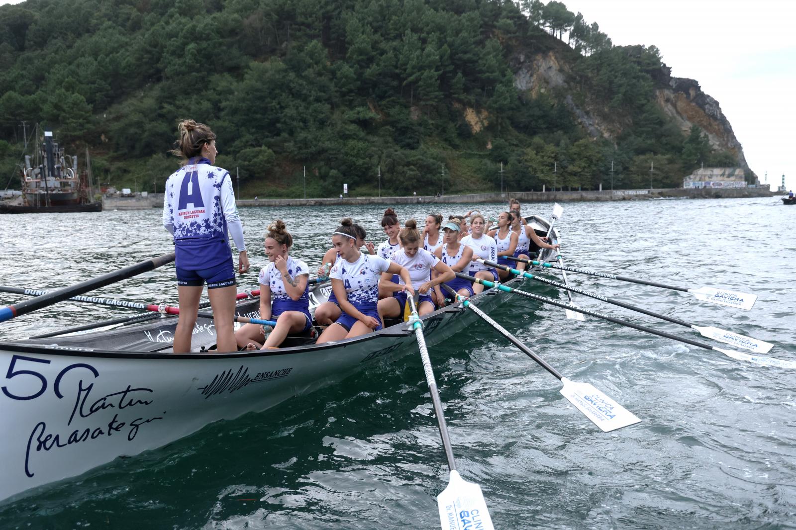 Arraun invita a DV a compartir un entrenamiento antes de la regata
