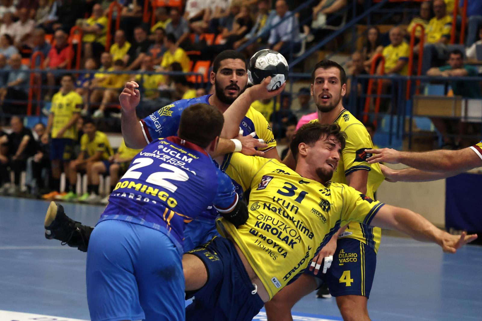 Remontada del Bidasoa: un debut con garra en Artaleku