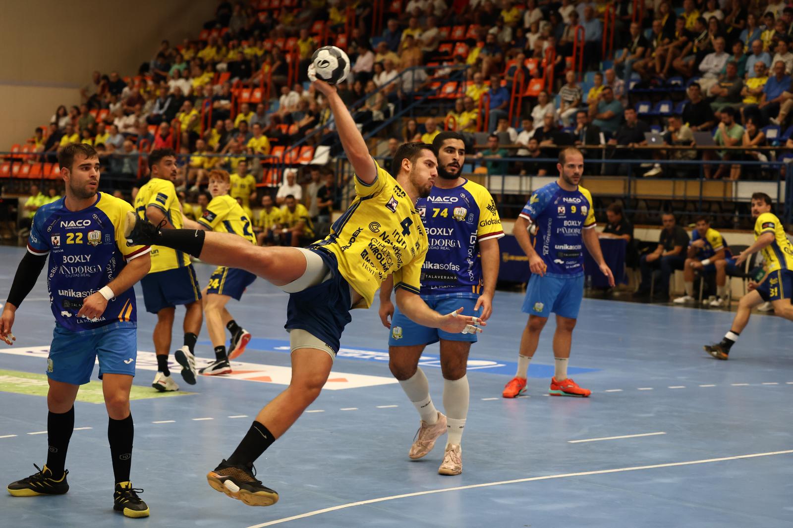 Remontada del Bidasoa: un debut con garra en Artaleku